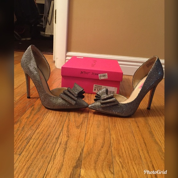 Betsy Johnson Prince Pewter 👠 - Picture 2 of 7